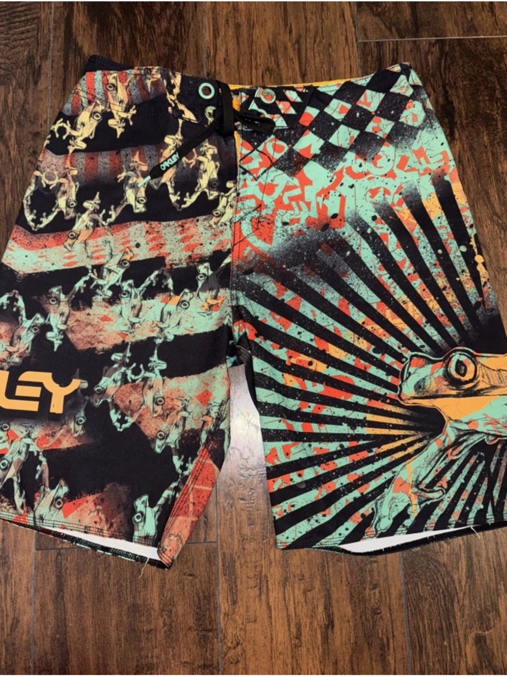 Oakley vintage board shorts rare  Black Teal Orange Frogly technology Graphic